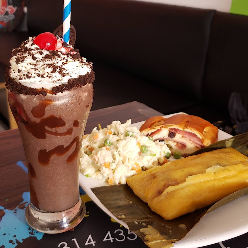 Chamos Burger, Restaurant y Pizzeria. - Bucaramanga