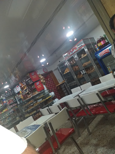 Comentarii opinii despre Panaderia Y Cafeteria Cundiboy