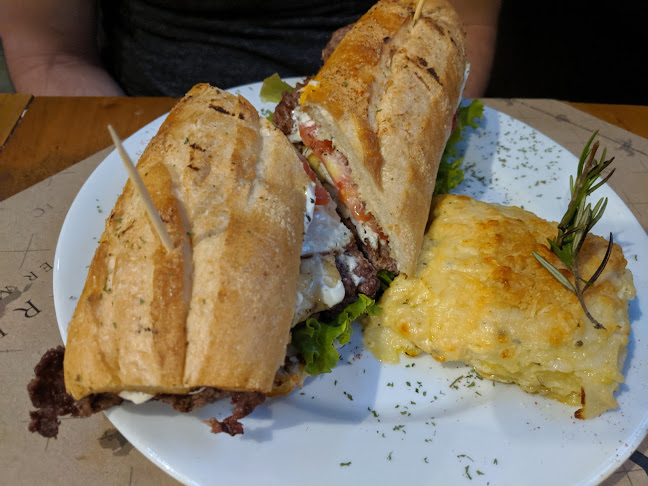 Lucio Carbón y Vino - Envigado