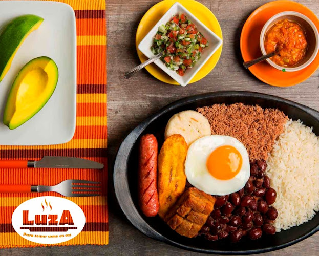 Restaurante LuzA / Para comer como en casa - Manizales