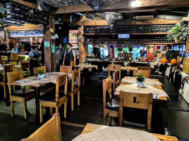 Lucio Carbón y Vino