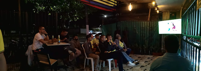 Opinii despre ESTANCO Y LICORES MI HERENCIA în Palmira - Gastronomía y hostelería