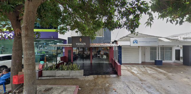 Yona's Burguer and Friends.