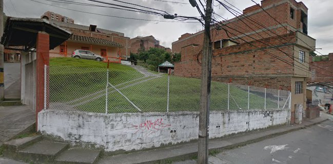 SUBTERRANEO " las mejores alitas del norte, hamburguesas, perros y papas"