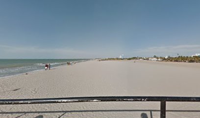 ADE FASHION BOUTiQUE